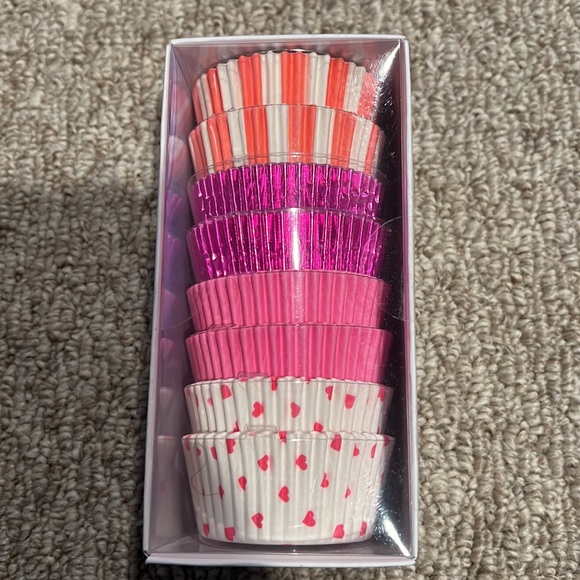 Meri Meri Valentine’s Day cupcake kits and liners, NEW! - Picture 8 of 9
